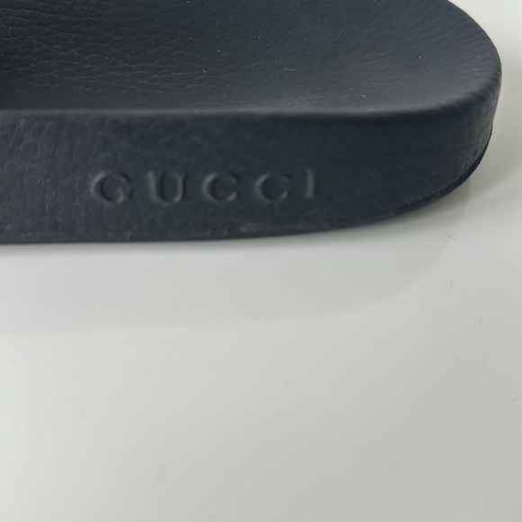 Authentic Gucci  RUBBER  SLIDE SANDAL in black - Size 9 - Picture 5 of 8
